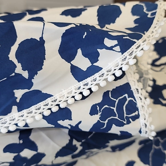 Petal Sleeve Floral Blouse NWOT - Picture 8 of 10